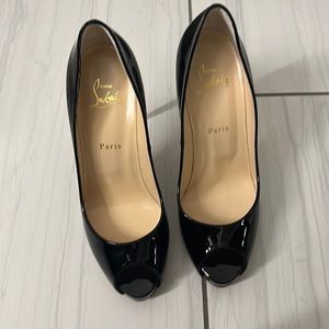 Christian louboutin peep toe black patent